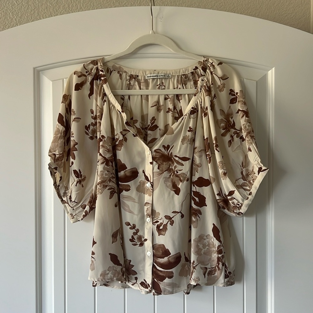 Abercrombie and Fitch button up floral top